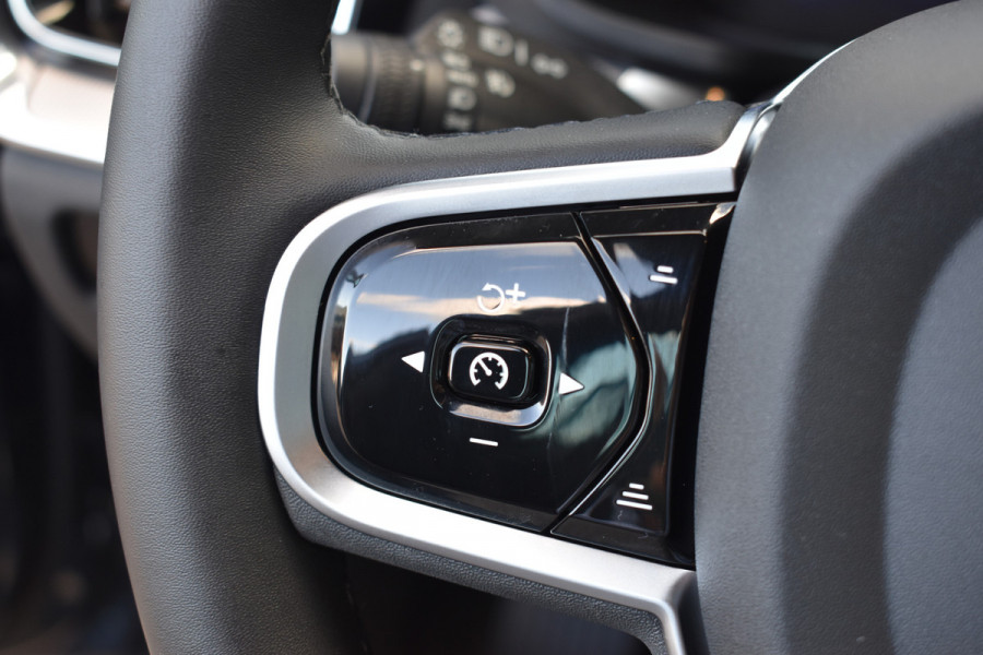 Volvo V60 T6 350PK Plug-in hybrid AWD Plus Dark H&K | Trekhaak | 360 Camera | ACC | Stoel-Stuur verwarming