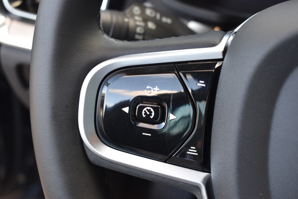 Volvo V60 T6 350PK Plug-in hybrid AWD Plus Dark H&K | Trekhaak | 360 Camera | ACC | Stoel-Stuur verwarming