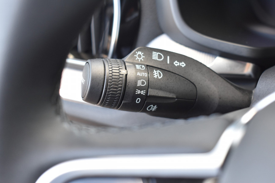 Volvo V60 T6 350PK Plug-in hybrid AWD Plus Dark H&K | Trekhaak | 360 Camera | ACC | Stoel-Stuur verwarming