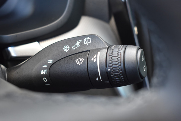 Volvo V60 T6 350PK Plug-in hybrid AWD Plus Dark H&K | Trekhaak | 360 Camera | ACC | Stoel-Stuur verwarming