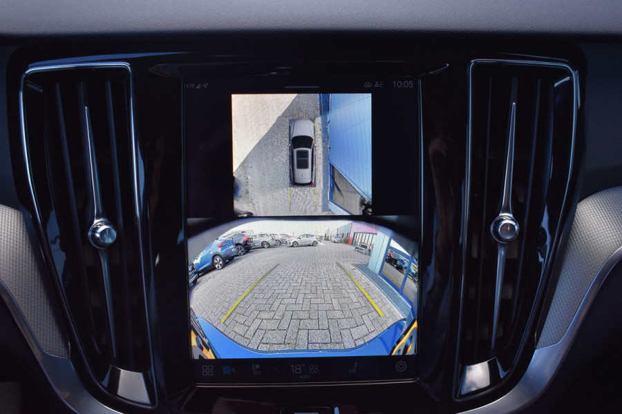 Volvo V60 T6 350PK Plug-in hybrid AWD Plus Dark H&K | Trekhaak | 360 Camera | ACC | Stoel-Stuur verwarming