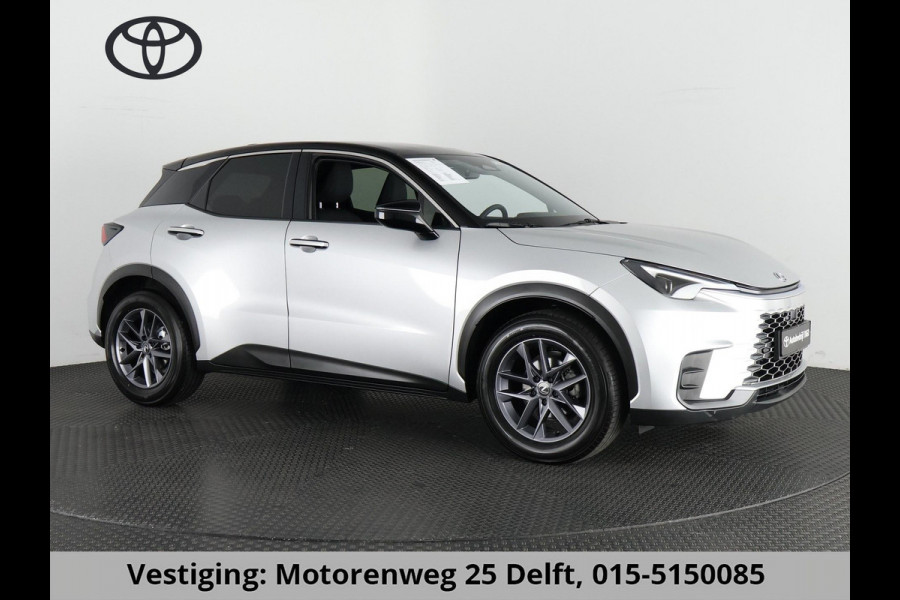 Lexus LBX Business Line Bi-Tone 2WD | Dodehoek detectie | Stuur- & Stoelverwarming | Navigatie | Parkeersensoren