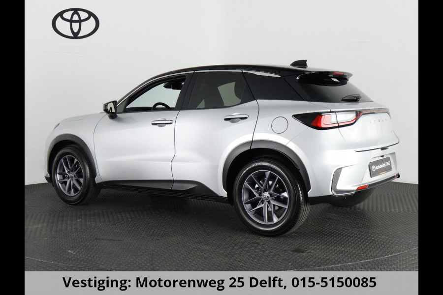 Lexus LBX Business Line Bi-Tone 2WD | Dodehoek detectie | Stuur- & Stoelverwarming | Navigatie | Parkeersensoren