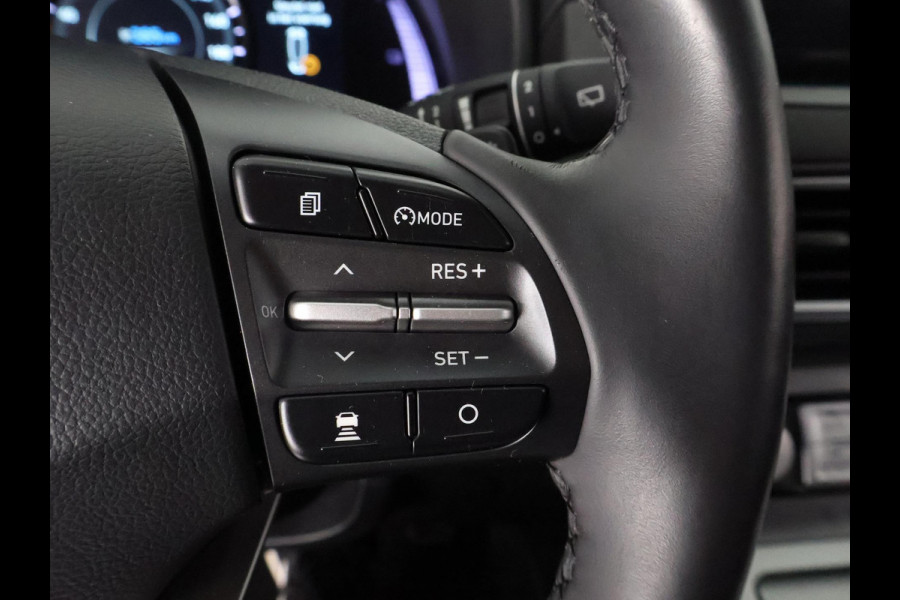 Hyundai Kona EV PREMIUM 204 PK ACCU 94% BEREIK TOT 547 KM! 64Kwh. LEER. NAVI. KEYLESS. FULL OPTION. GARANTIE TOT 2029*