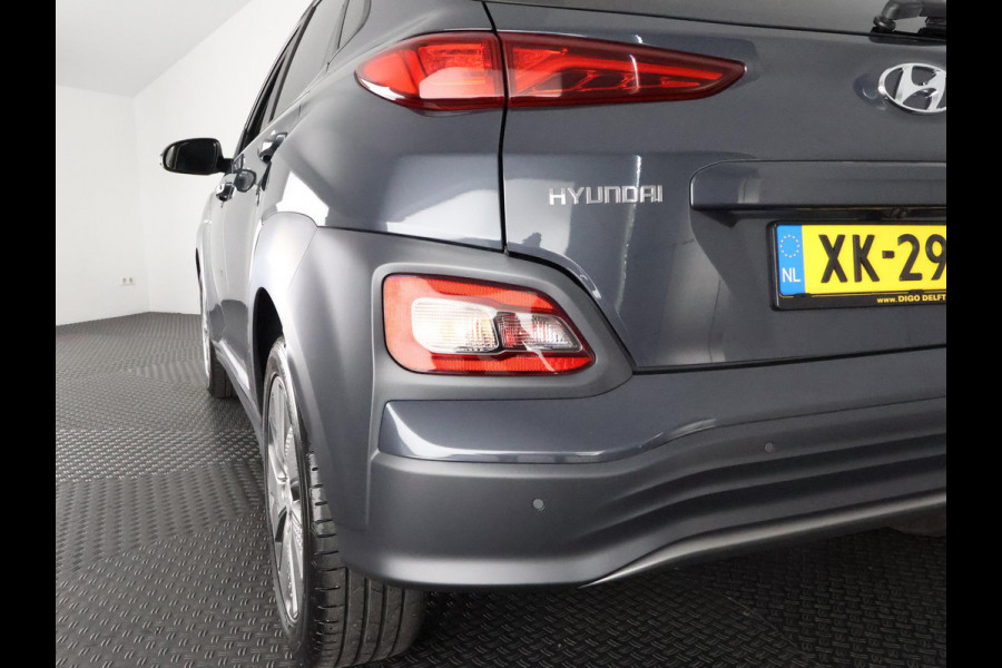 Hyundai Kona EV PREMIUM 204 PK ACCU 94% BEREIK TOT 547 KM! 64Kwh. LEER. NAVI. KEYLESS. FULL OPTION. GARANTIE TOT 2029*