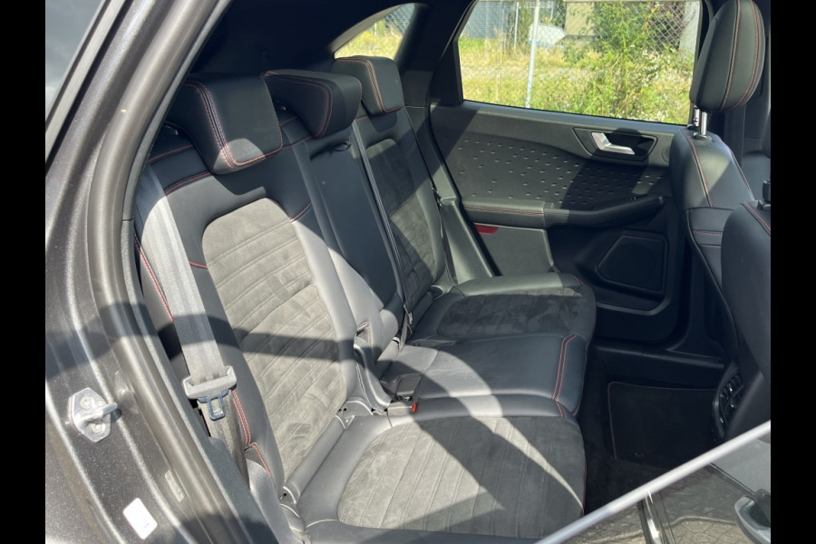 Ford Kuga 1.5 EcoB. ST-Line X *TREKHAAK*WINTERPACK*PAN.DAK*ADATIVE C.C.*CA