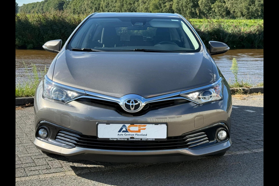 Toyota Auris 1.3 NAVI-CAMERA-TREKHAAK-CLIMA