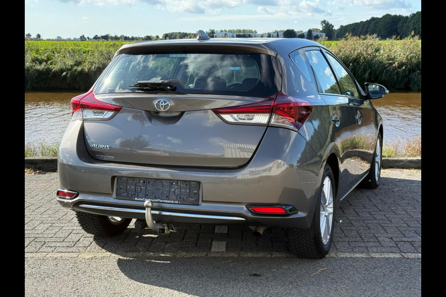 Toyota Auris 1.3 NAVI-CAMERA-TREKHAAK-CLIMA