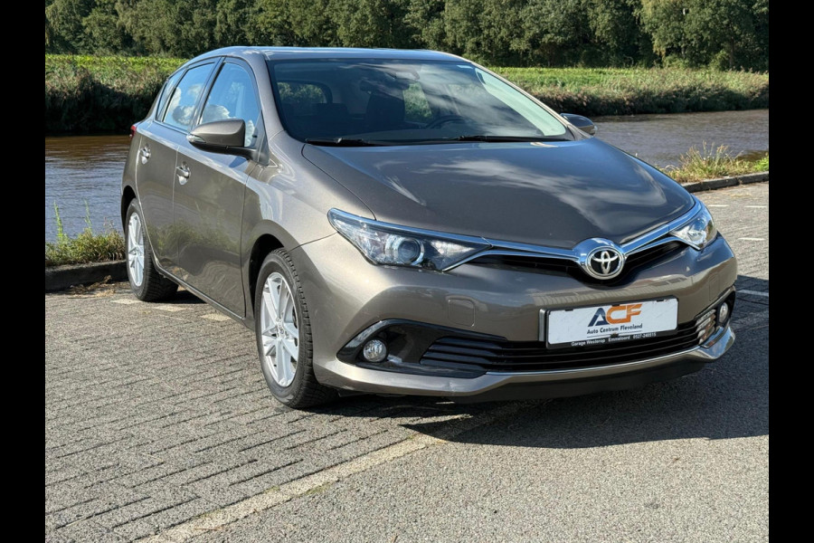 Toyota Auris 1.3 NAVI-CAMERA-TREKHAAK-CLIMA