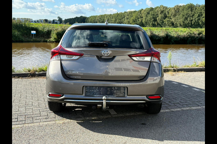 Toyota Auris 1.3 NAVI-CAMERA-TREKHAAK-CLIMA