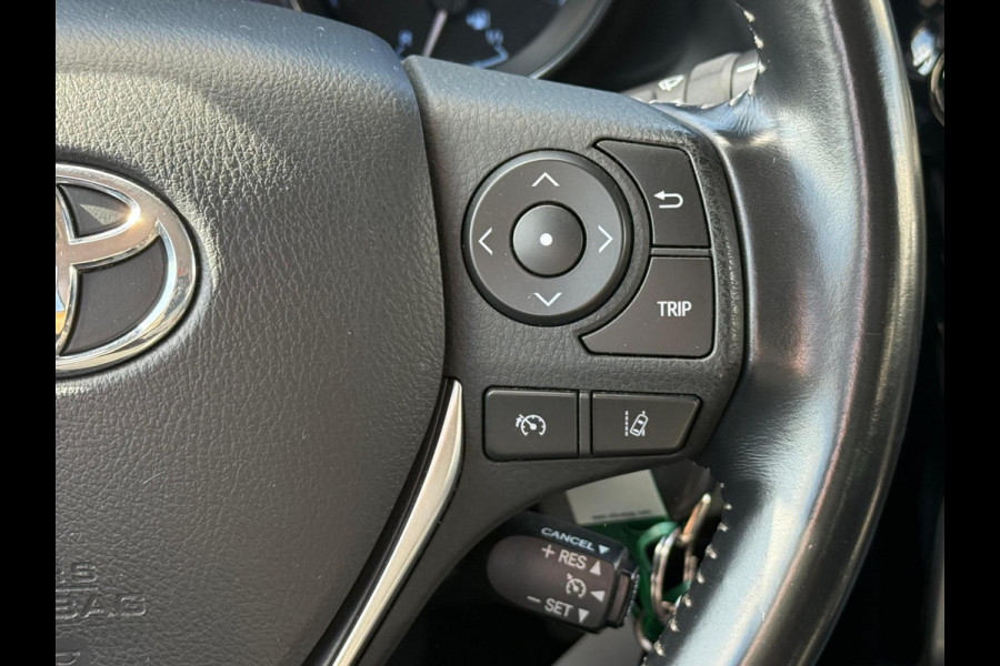 Toyota Auris 1.3 NAVI-CAMERA-TREKHAAK-CLIMA