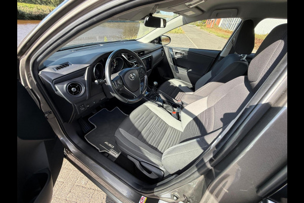 Toyota Auris 1.3 NAVI-CAMERA-TREKHAAK-CLIMA