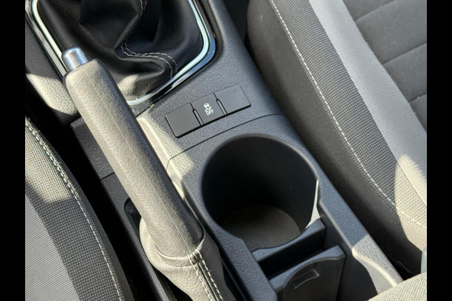 Toyota Auris 1.3 NAVI-CAMERA-TREKHAAK-CLIMA