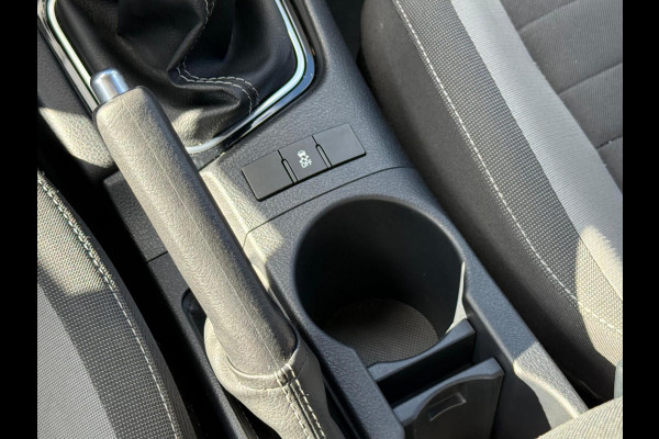 Toyota Auris 1.3 NAVI-CAMERA-TREKHAAK-CLIMA