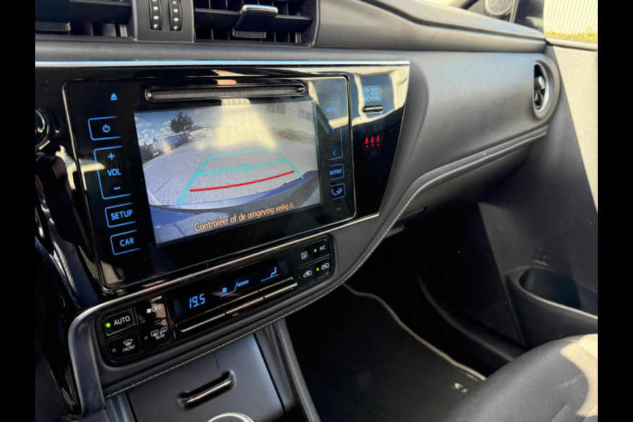 Toyota Auris 1.3 NAVI-CAMERA-TREKHAAK-CLIMA
