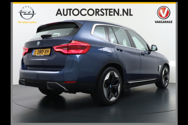 BMW iX3 High Executive 80kWh Leder Adap.Cruise Apple Carplay Android Auto Navi Ecc 360°Camera Panoramaschuifdak Harman&Kardon®SurroundSo Stoelverwarming Parkeer+Achteruitrij assistent Led Origineel Nederlandse Auto Zeer compleet!