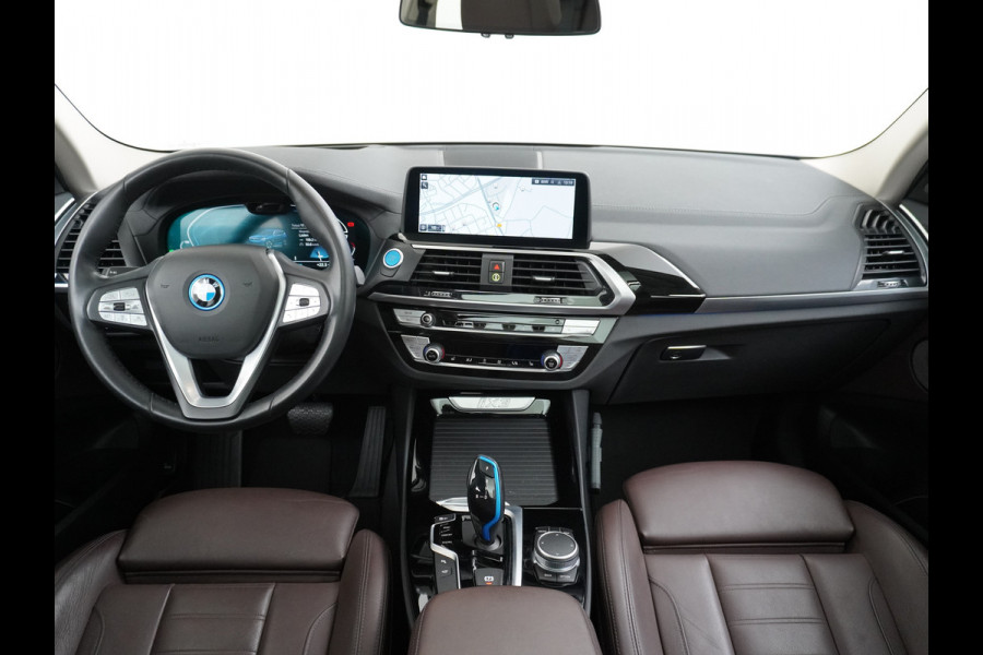 BMW iX3 High Executive 80kWh Leder Adap.Cruise Apple Carplay Android Auto Navi Ecc 360°Camera Panoramaschuifdak Harman&Kardon®SurroundSo Stoelverwarming Parkeer+Achteruitrij assistent Led Origineel Nederlandse Auto Zeer compleet!