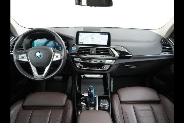 BMW iX3 High Executive 80kWh Leder Adap.Cruise Apple Carplay Android Auto Navi Ecc 360°Camera Panoramaschuifdak Harman&Kardon®SurroundSo Stoelverwarming Parkeer+Achteruitrij assistent Led Origineel Nederlandse Auto Zeer compleet!