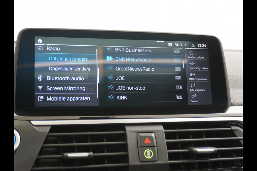 BMW iX3 High Executive 80kWh Leder Adap.Cruise Apple Carplay Android Auto Navi Ecc 360°Camera Panoramaschuifdak Harman&Kardon®SurroundSo Stoelverwarming Parkeer+Achteruitrij assistent Led Origineel Nederlandse Auto Zeer compleet!
