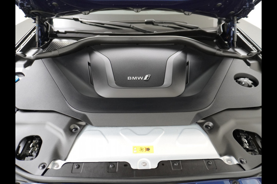 BMW iX3 High Executive 80kWh Leder Adap.Cruise Apple Carplay Android Auto Navi Ecc 360°Camera Panoramaschuifdak Harman&Kardon®SurroundSo Stoelverwarming Parkeer+Achteruitrij assistent Led Origineel Nederlandse Auto Zeer compleet!