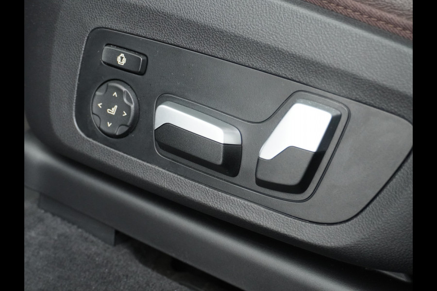 BMW iX3 High Executive 80kWh Leder Adap.Cruise Apple Carplay Android Auto Navi Ecc 360°Camera Panoramaschuifdak Harman&Kardon®SurroundSo Stoelverwarming Parkeer+Achteruitrij assistent Led Origineel Nederlandse Auto Zeer compleet!