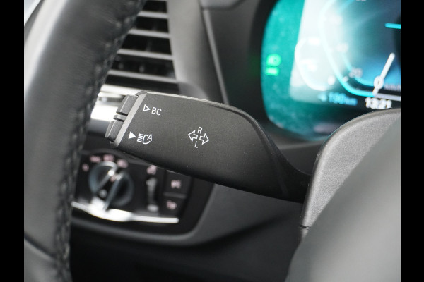 BMW iX3 High Executive 80kWh Leder Adap.Cruise Apple Carplay Android Auto Navi Ecc 360°Camera Panoramaschuifdak Harman&Kardon®SurroundSo Stoelverwarming Parkeer+Achteruitrij assistent Led Origineel Nederlandse Auto Zeer compleet!