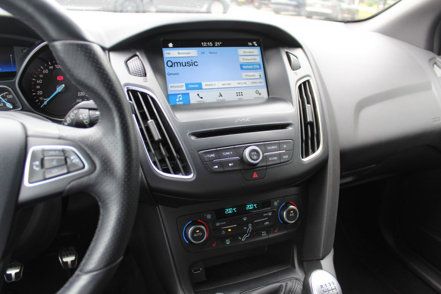 Ford Focus 1.0 ST-Line / Camera / Navigatie / Parkeerhulp achter / Cruise Control / Stoelverwarming