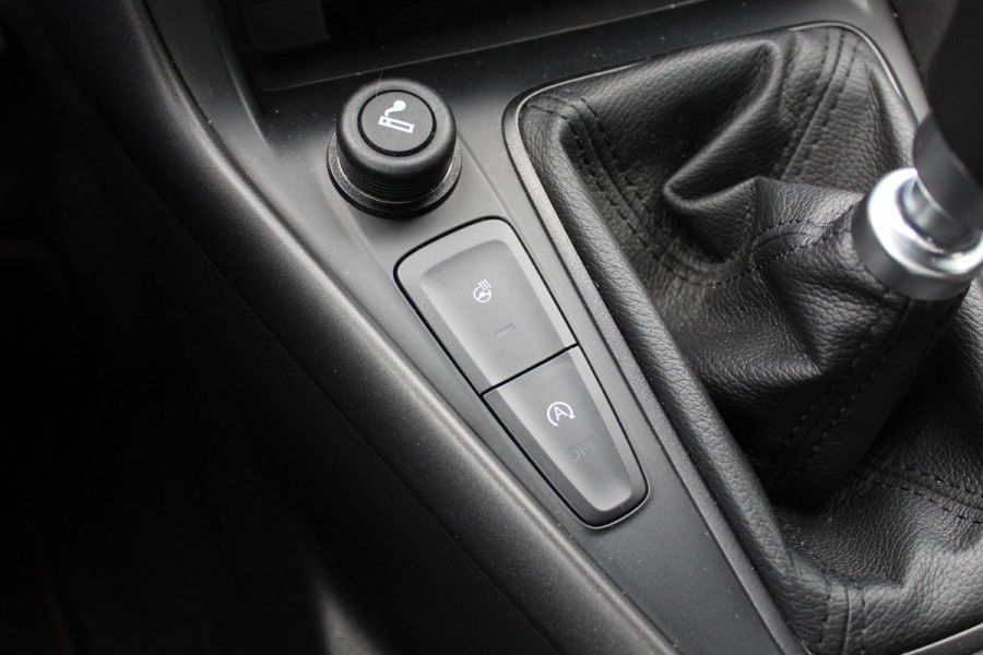 Ford Focus 1.0 ST-Line / Camera / Navigatie / Parkeerhulp achter / Cruise Control / Stoelverwarming