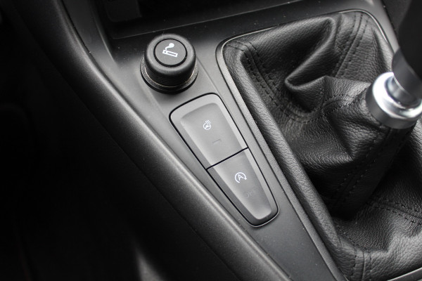 Ford Focus 1.0 ST-Line / Camera / Navigatie / Parkeerhulp achter / Cruise Control / Stoelverwarming