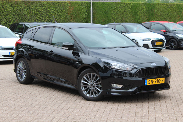 Ford Focus 1.0 ST-Line / Camera / Navigatie / Parkeerhulp achter / Cruise Control / Stoelverwarming