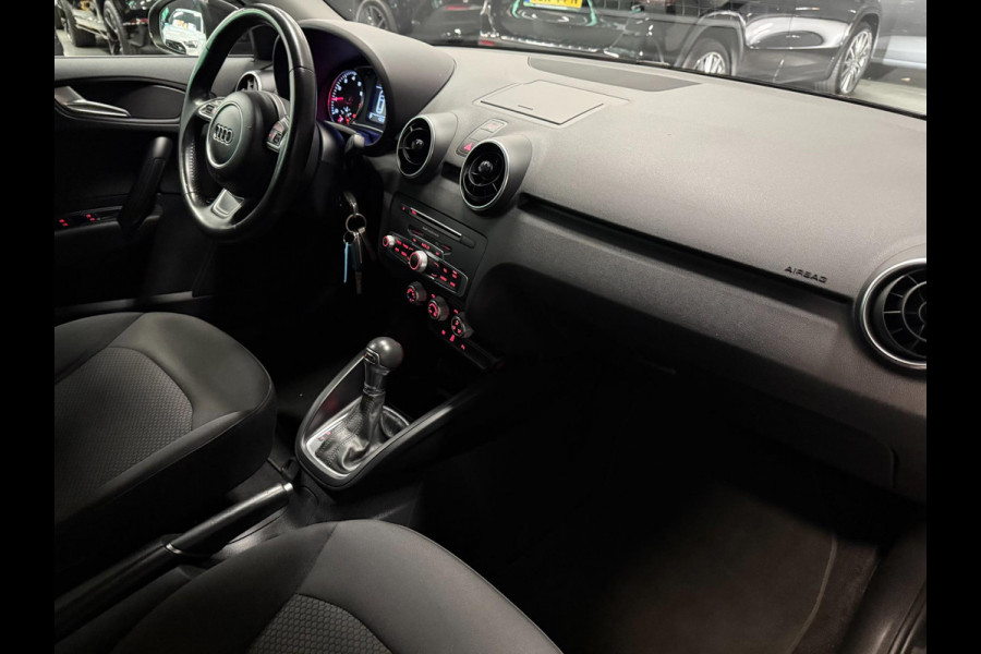 Audi A1 Sportback 1.0 TFSI Sport S line Edition 17'' BLACK-LINE NAVI/ECC/PDC/DSG///