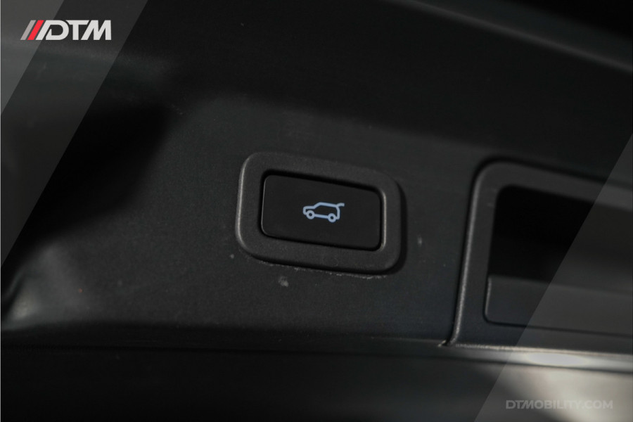 Land Rover Range Rover Velar 2.0 P400e | Panoramadak | Lederen Bekleding | 3D Camera | Meridian Audio |