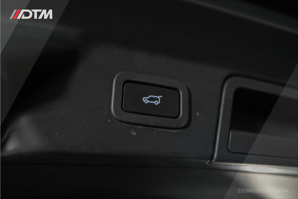 Land Rover Range Rover Velar 2.0 P400e | Panoramadak | Lederen Bekleding | 3D Camera | Meridian Audio |