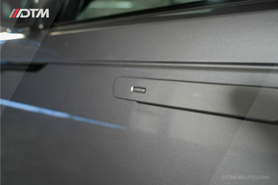 Land Rover Range Rover Velar 2.0 P400e | Panoramadak | Lederen Bekleding | 3D Camera | Meridian Audio |