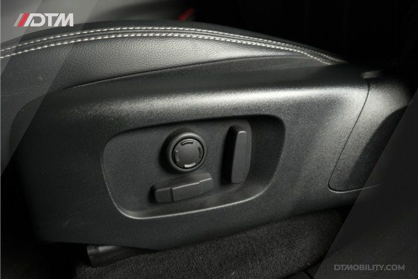 Land Rover Range Rover Velar 2.0 P400e | Panoramadak | Lederen Bekleding | 3D Camera | Meridian Audio |