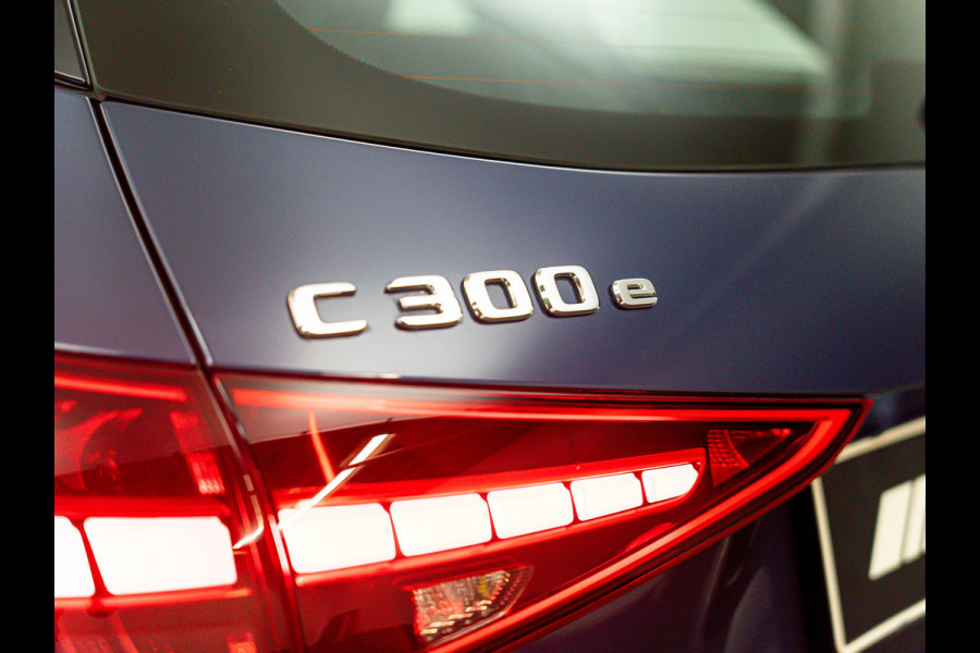 Mercedes-Benz C-Klasse C 300e AMG Line | Pano | Carplay | Digital Light | Leder