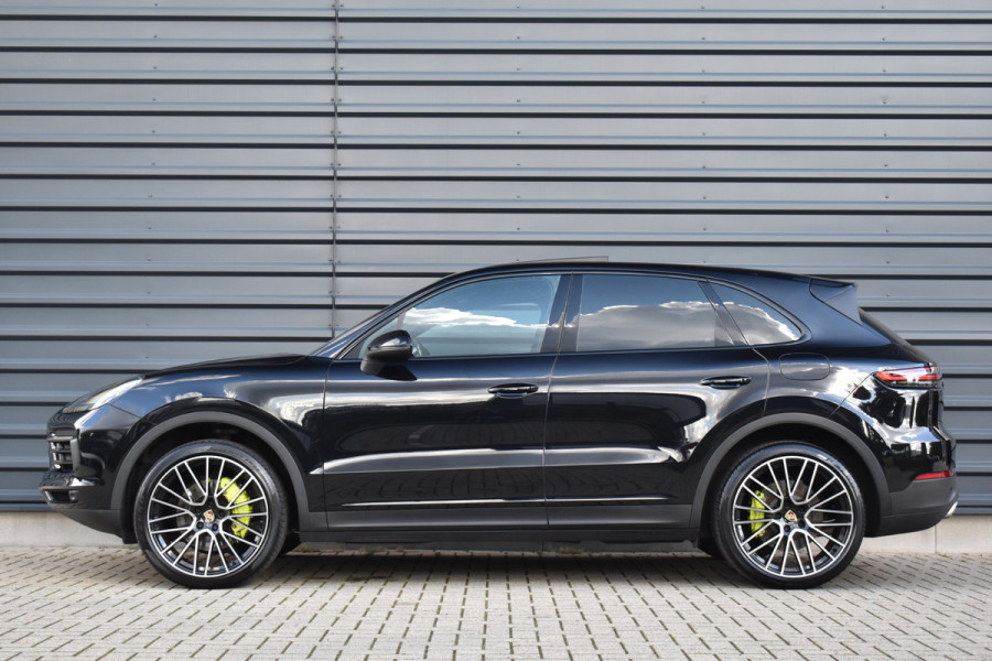 Porsche Cayenne 3.0 E-Hybrid 462pk | Panoramadak | Sport Chrono | 22'' RS Spyder Design | PASM | Orig. NL |