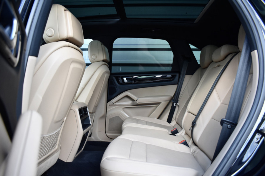 Porsche Cayenne 3.0 E-Hybrid 462pk | Panoramadak | Sport Chrono | 22'' RS Spyder Design | PASM | Orig. NL |