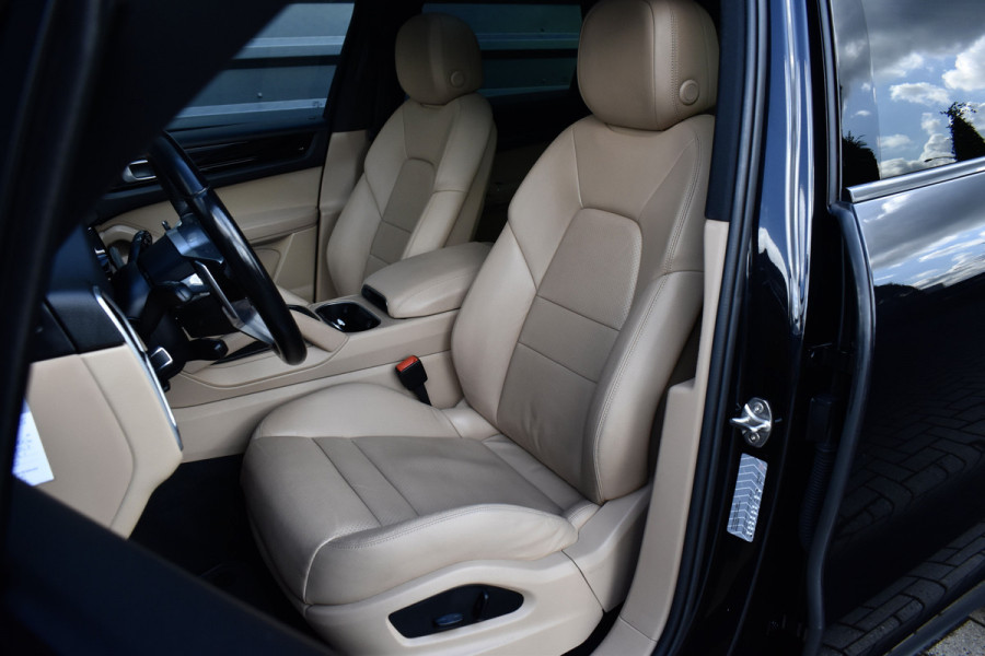Porsche Cayenne 3.0 E-Hybrid 462pk | Panoramadak | Sport Chrono | 22'' RS Spyder Design | PASM | Orig. NL |