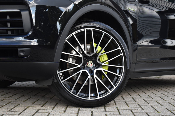 Porsche Cayenne 3.0 E-Hybrid 462pk | Panoramadak | Sport Chrono | 22'' RS Spyder Design | PASM | Orig. NL |
