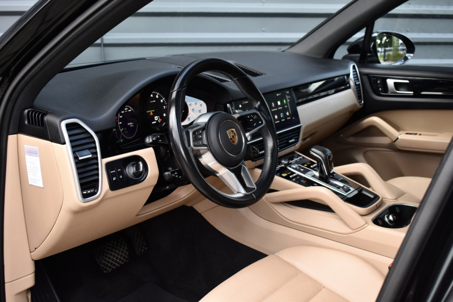 Porsche Cayenne 3.0 E-Hybrid 462pk | Panoramadak | Sport Chrono | 22'' RS Spyder Design | PASM | Orig. NL |