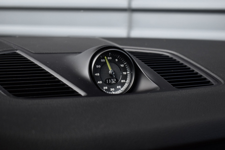 Porsche Cayenne 3.0 E-Hybrid 462pk | Panoramadak | Sport Chrono | 22'' RS Spyder Design | PASM | Orig. NL |