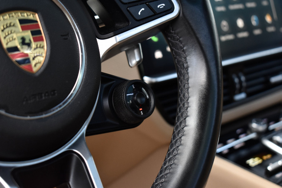 Porsche Cayenne 3.0 E-Hybrid 462pk | Panoramadak | Sport Chrono | 22'' RS Spyder Design | PASM | Orig. NL |