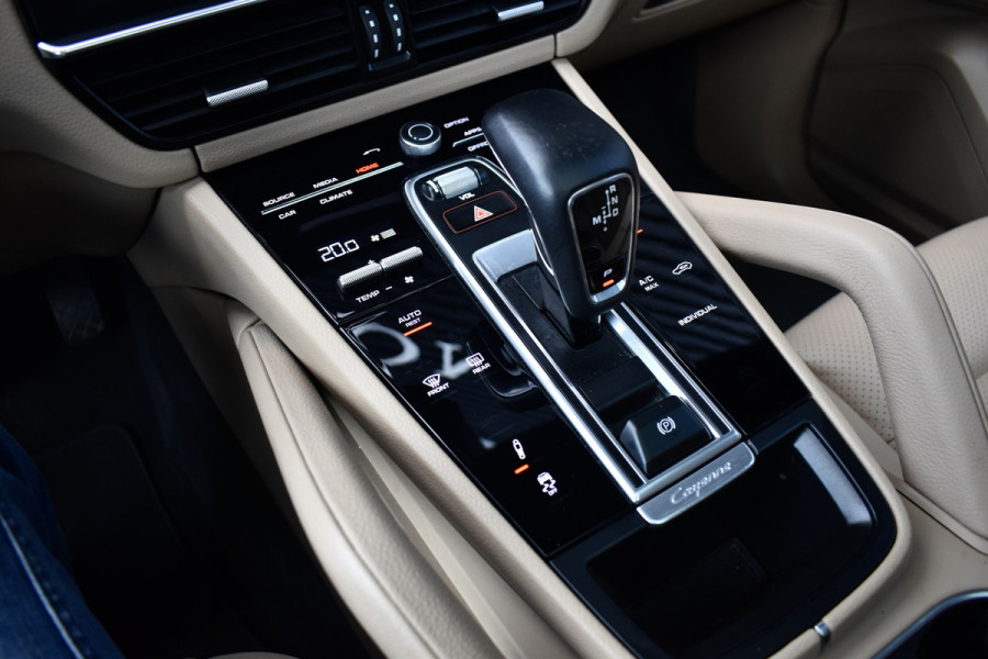 Porsche Cayenne 3.0 E-Hybrid 462pk | Panoramadak | Sport Chrono | 22'' RS Spyder Design | PASM | Orig. NL |