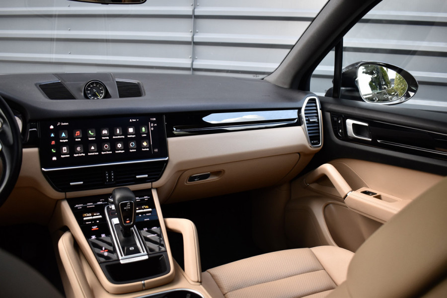 Porsche Cayenne 3.0 E-Hybrid 462pk | Panoramadak | Sport Chrono | 22'' RS Spyder Design | PASM | Orig. NL |