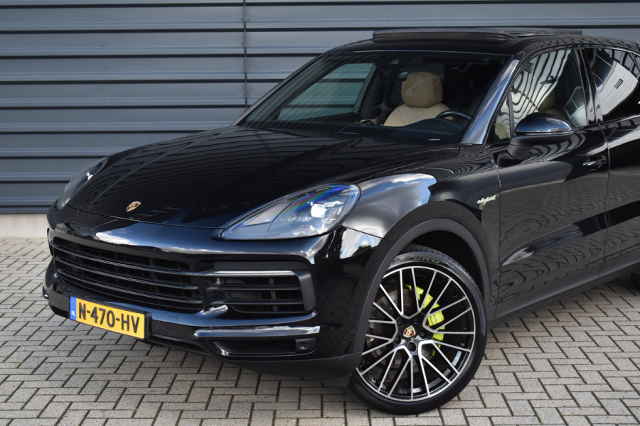 Porsche Cayenne 3.0 E-Hybrid 462pk | Panoramadak | Sport Chrono | 22'' RS Spyder Design | PASM | Orig. NL |