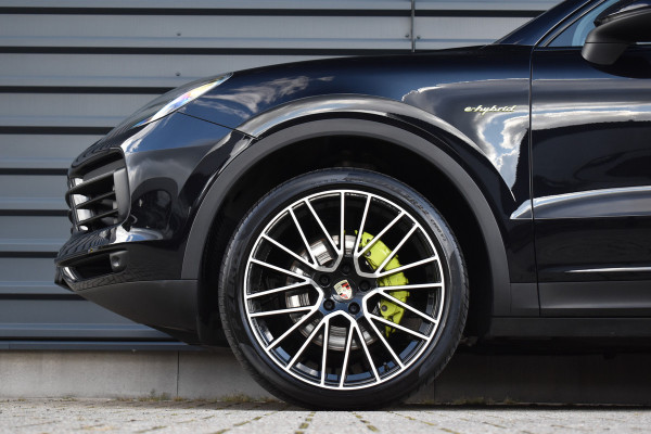 Porsche Cayenne 3.0 E-Hybrid 462pk | Panoramadak | Sport Chrono | 22'' RS Spyder Design | PASM | Orig. NL |