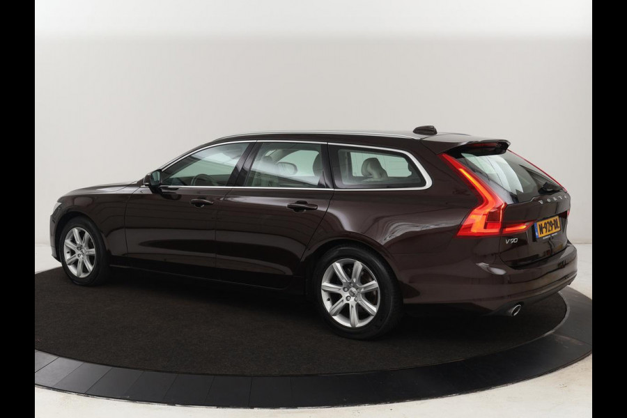 Volvo V90 2.0 D4 Momentum | Trekhaak | Carplay | Camera | Stoelverwarming | Automaat | Adaptive cruise | Pilot assist | Leder | LED | Navigatie | Head-up display