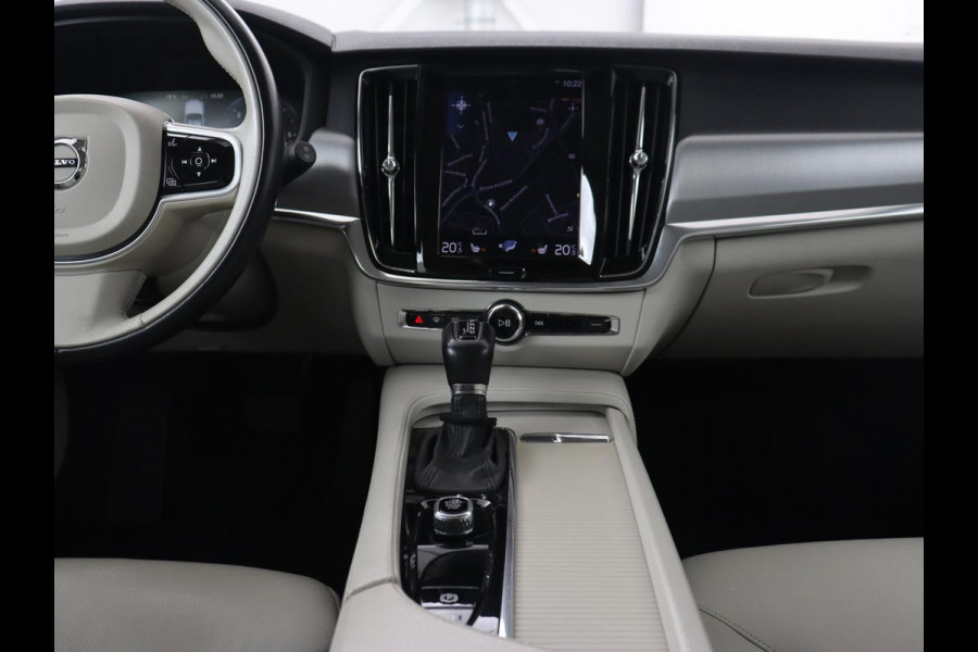 Volvo V90 2.0 D4 Momentum | Trekhaak | Carplay | Camera | Stoelverwarming | Automaat | Adaptive cruise | Pilot assist | Leder | LED | Navigatie | Head-up display