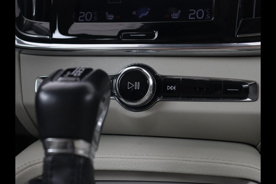 Volvo V90 2.0 D4 Momentum | Trekhaak | Carplay | Camera | Stoelverwarming | Automaat | Adaptive cruise | Pilot assist | Leder | LED | Navigatie | Head-up display